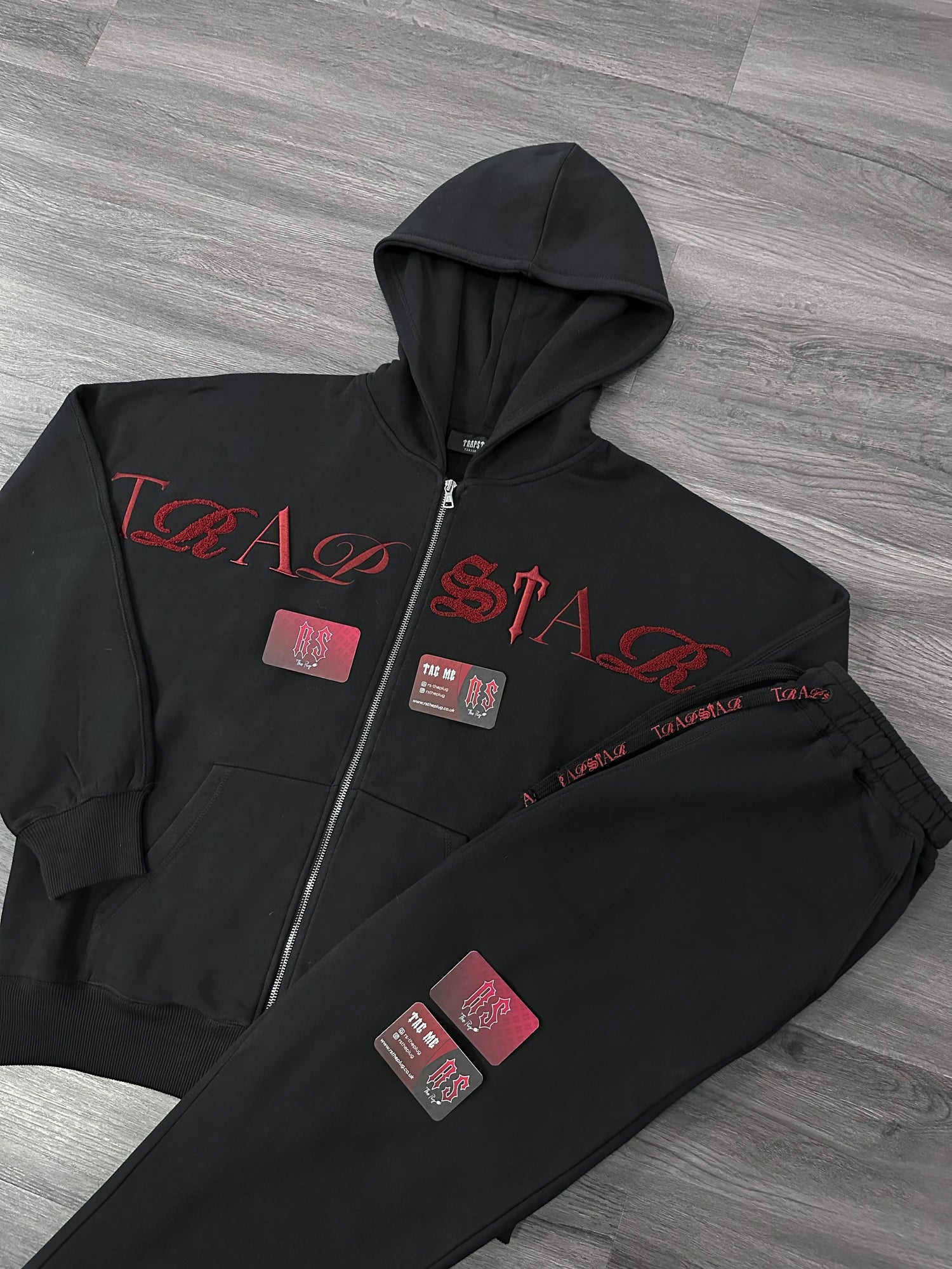 Trapstar Script Zip Tracksuit Black/Zinfandel – RSThePlug